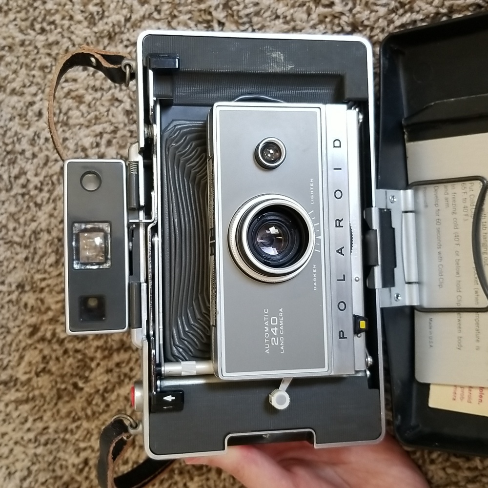 Vintage Polaroid 240 Land Camera - Picture 5 of 12